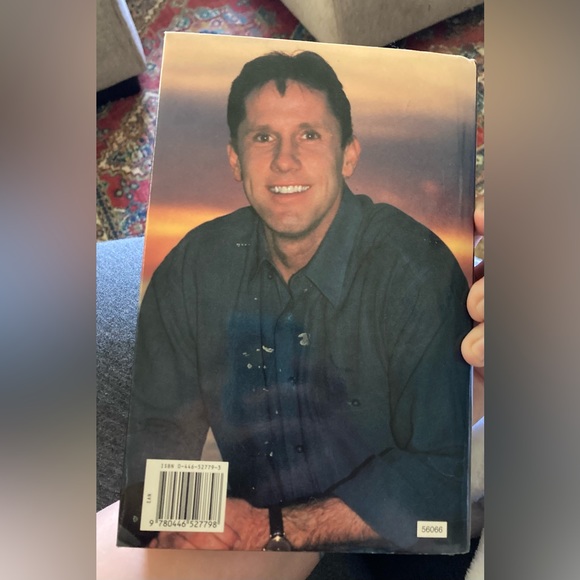 The Guardian by Nicholas Sparks - Picture 3 of 6